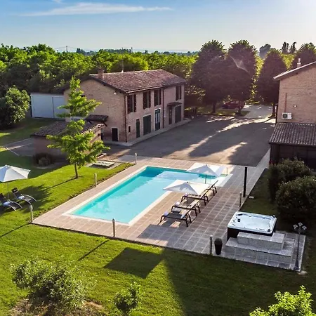 Casa Delle Noci Country House, Pool & Modena
