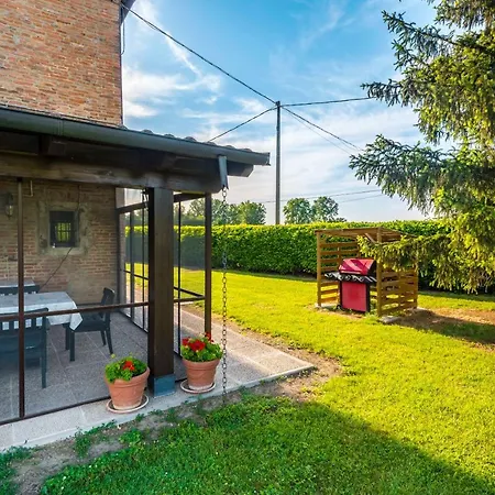 Casa Delle Noci Country House, Pool & וילה מודנה