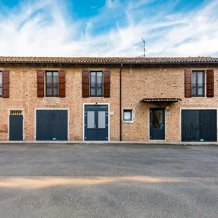 Villa Casa Delle Noci Country House, Pool &