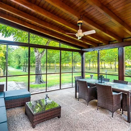 Casa Delle Noci Country House, Pool & Вилла Модена