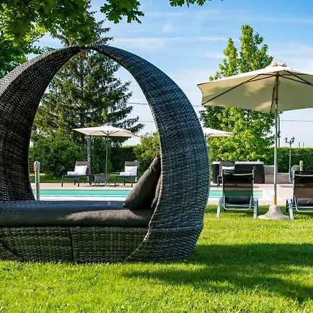 Casa Delle Noci Country House, Pool & Modena