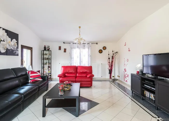 Casa Delle Noci Country House, Pool &