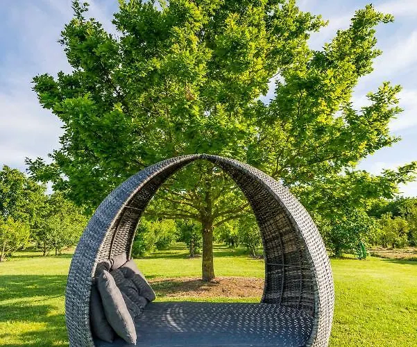 Casa Delle Noci Country House, Pool & Willa