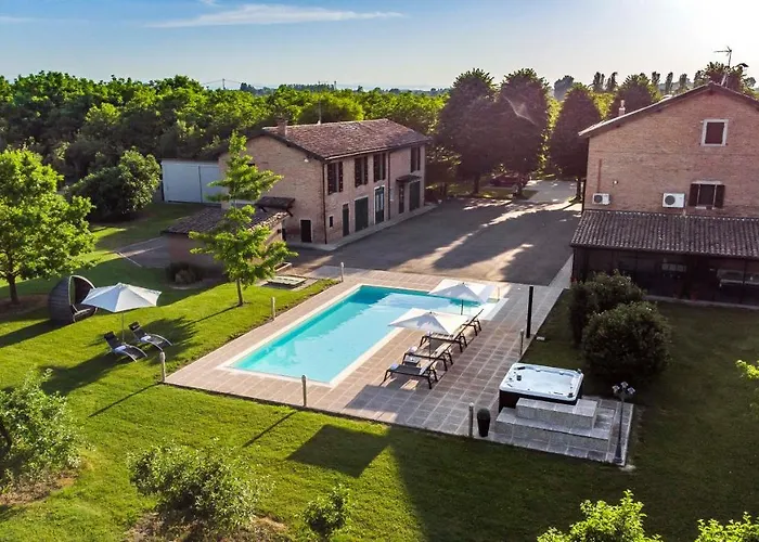 Casa Delle Noci Country House, Pool & Modena