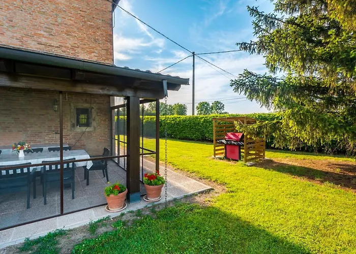 Casa Delle Noci Country House, Pool & Willa Modena