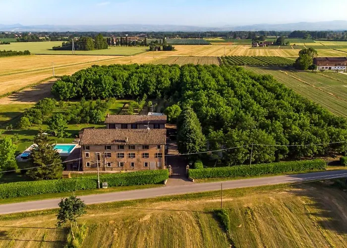 Casa Delle Noci Country House, Pool & Villa Modena
