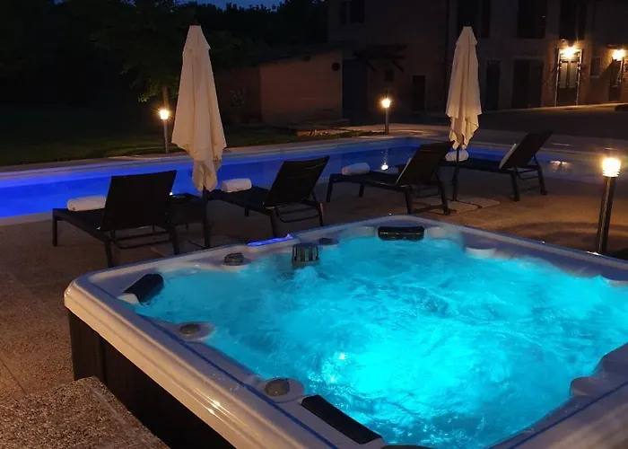 Casa Delle Noci Country House, Pool &