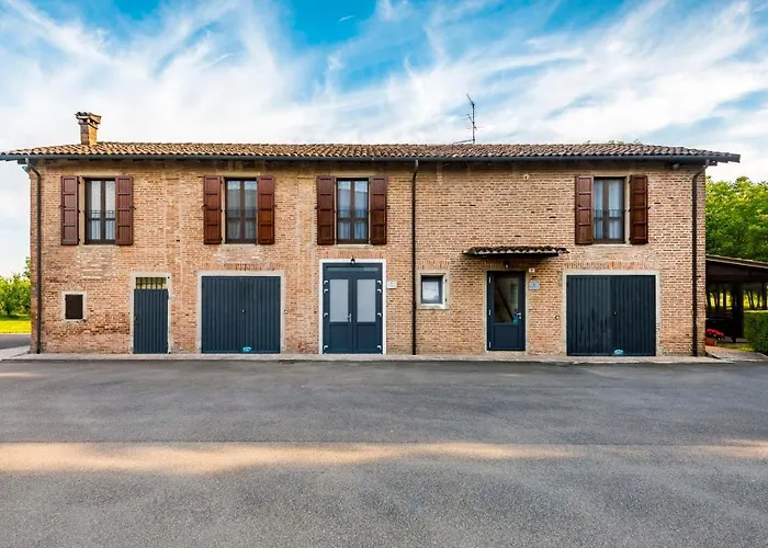 Villa Casa Delle Noci Country House, Pool &